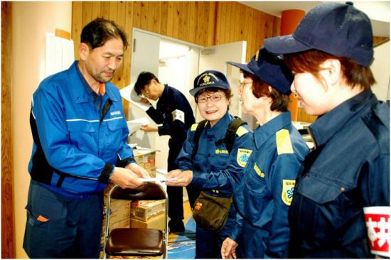 左から、西村博則益城町長、高瀬菜穂子県議、山口律子県議、しばた雅子参院選挙区候補